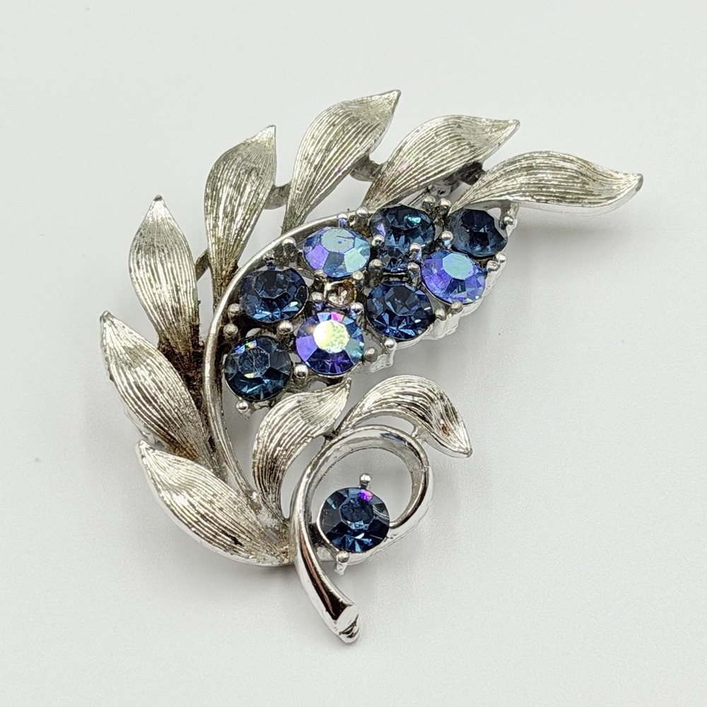 Lisner Brooch Women Blue Rhinestone Leaf Silver Tone Vintage Signed MCM Jewelry